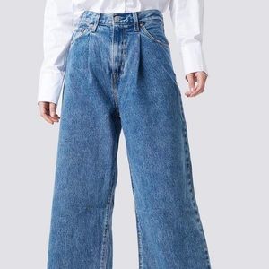 LEVIS RIBCAGE PLEATED JEANS